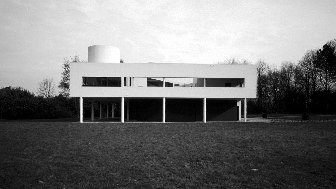 Icon of modern architecture Villa Savoye by Le Corbusier (Photo: scarletgreen on Flickr)